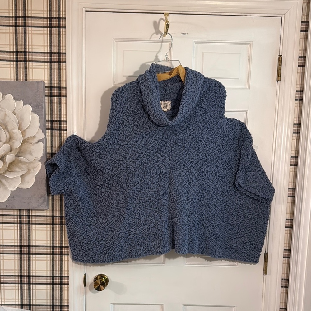 Hippie Rose Blue Textured Sweater